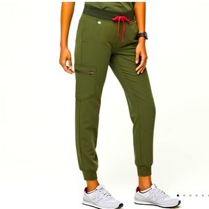 Figs NWT: dark olive Zamora scrub pants. Size small regular